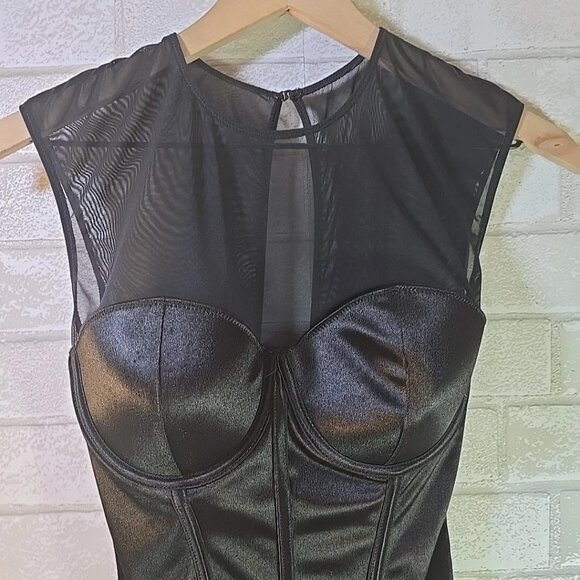 Spirit of Halloween Black Bustier Mesh Corset Top w/Boning Medium Adjustable - Picture 2 of 5
